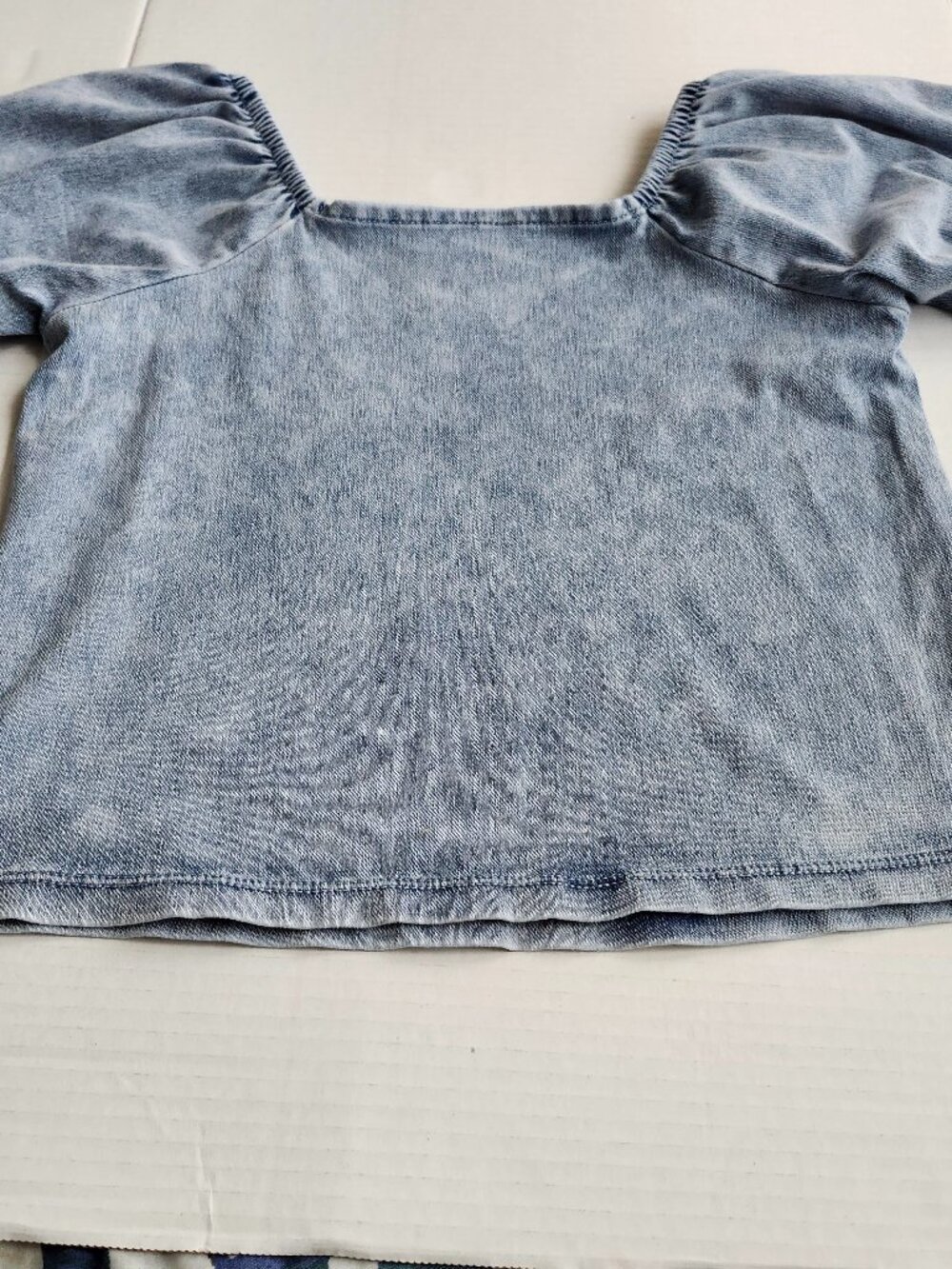 KOHL'S Light Blue Denim Girl's Shirt with Puff Sleeves in a size Lg. (10-12)